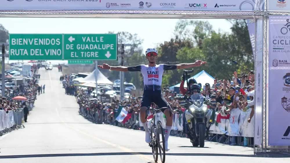 Isaac Del Toro cumplió con doble oro en casa