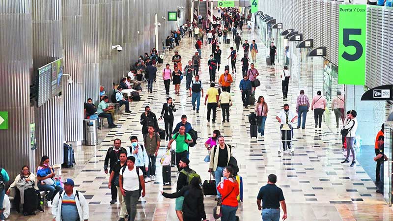 Divisas turísticas en México crecieron 6.2% a septiembre; suman 25,778 millones de dólares