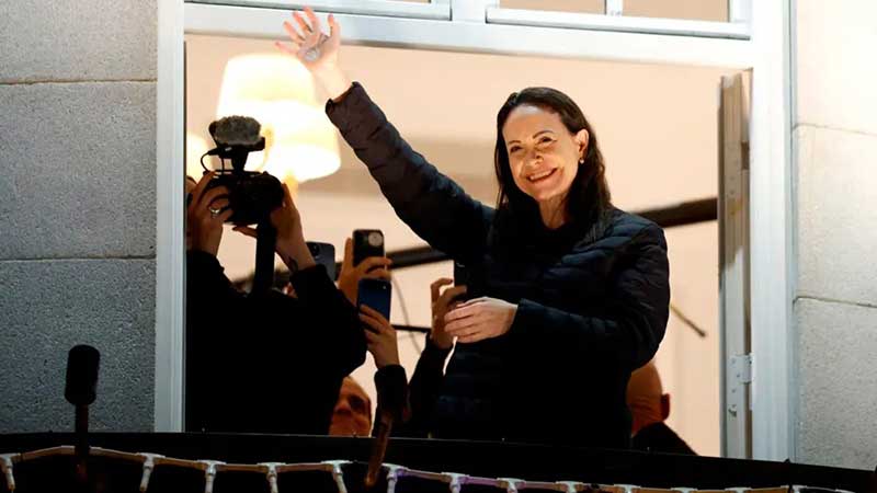 María Corina Machado llega a Oslo tras un periplo que empezó con un escape en lancha desde Venezuela