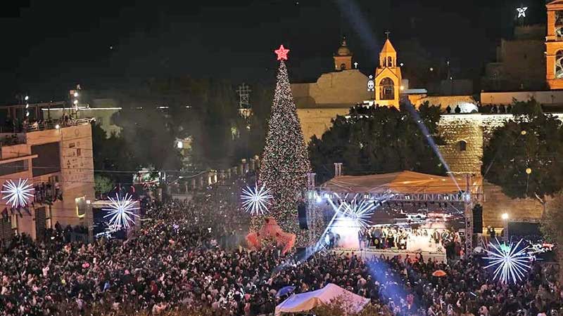 Belén enciende su Navidad con esperanza tras dos años de oscuridad por la guerra en Gaza
