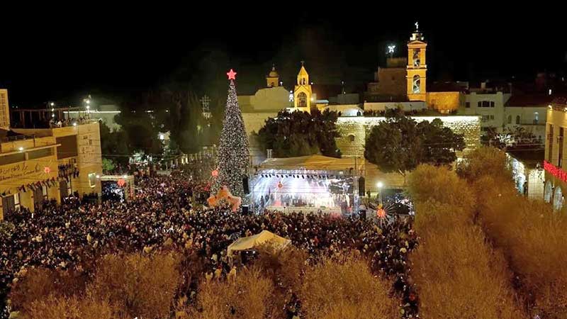 Belén enciende su Navidad con esperanza tras dos años de oscuridad por la guerra en Gaza
