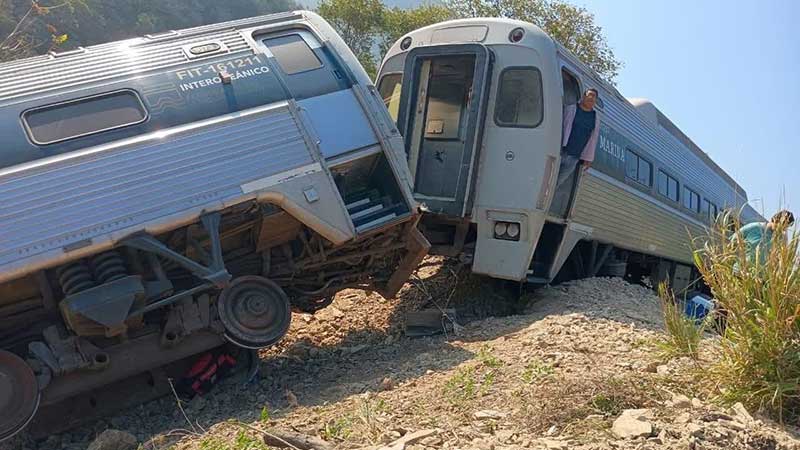 Sube a 20 los heridos por descarrilamiento de tren en Oaxaca; FGR abre investigación