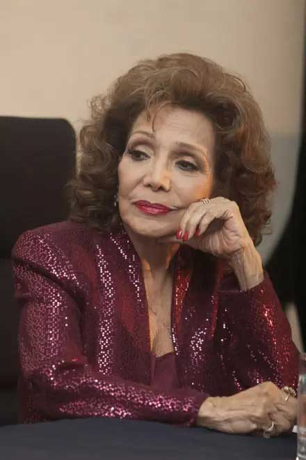 ¡Conmovedor! María Victoria canta a la Virgen de Guadalupe en la Basílica a los 102 años