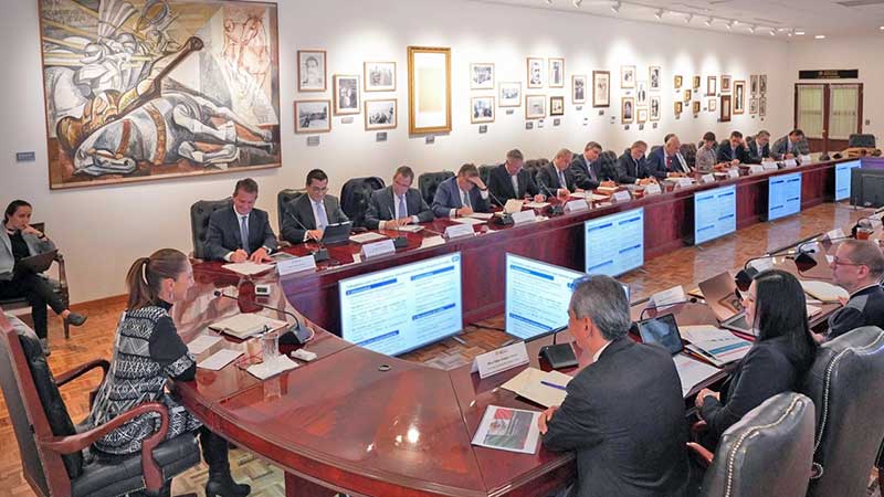 Sheinbaum conversa con la gobernadora de Banxico y banqueros sobre las perspectivas económicas del país