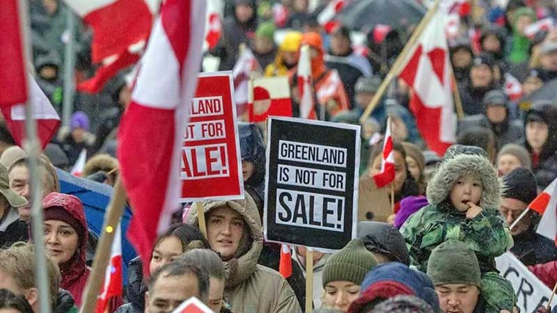 Miles de manifestantes rechazan en la capital de Groenlandia los ataques de Donald Trump