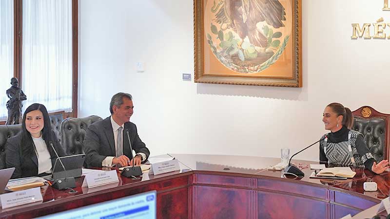 Sheinbaum conversa con la gobernadora de Banxico y banqueros sobre las perspectivas económicas del país