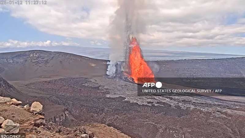 Volcán Kilauea registra brotes de lava de 200 metros en Hawái